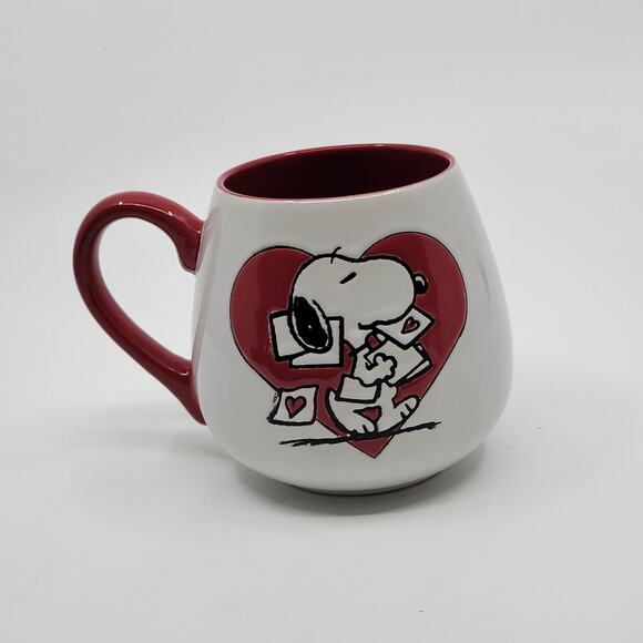SNOOPY Valentines LOVE LETTERS Peanuts Round 18oz Mug XO In Bottom Red 2023 - Picture 1 of 9
